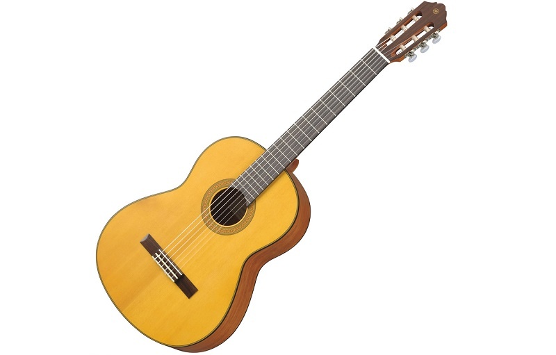 Mua guitar classic hay guitar acoustic khi mới học guitar?