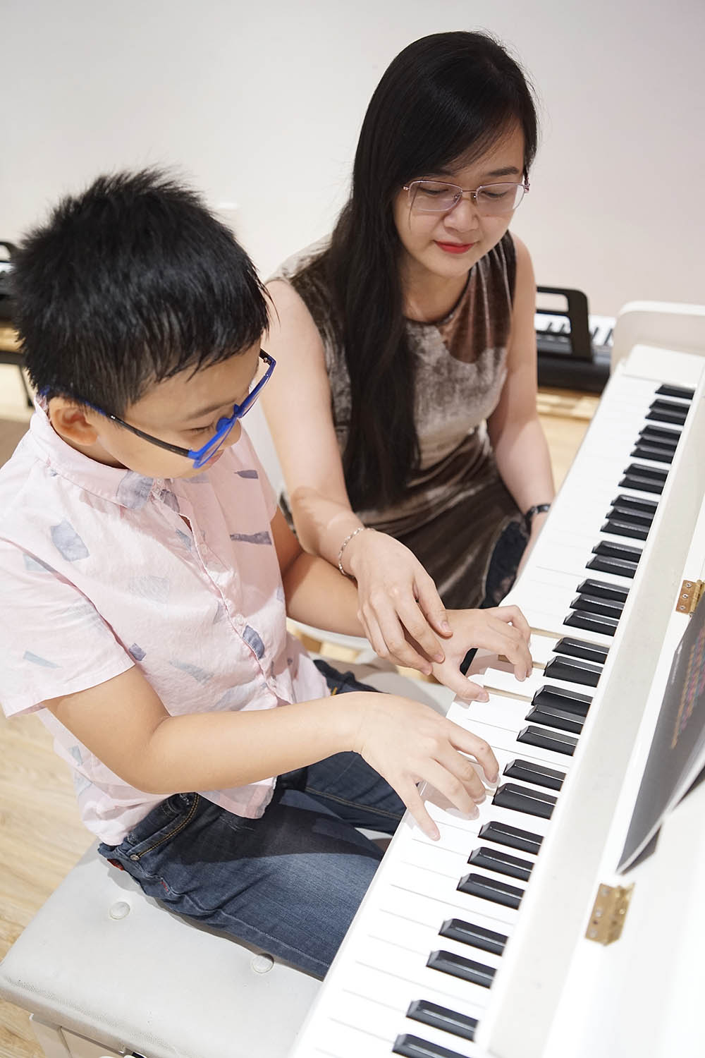 https://vietthuong.edu.vn/khoa-hoc-piano