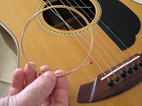 cách thay dây đàn guitar classic